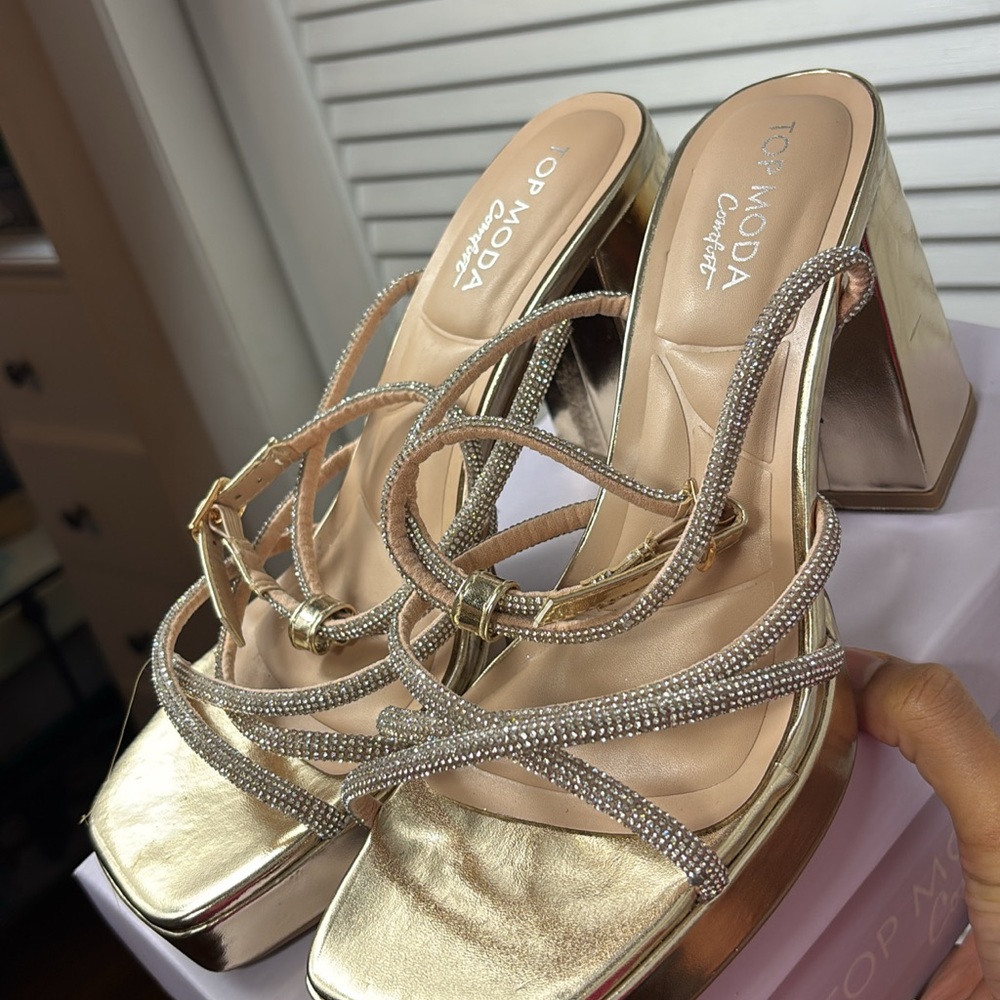 TOP Moda Gold Strappy Heels